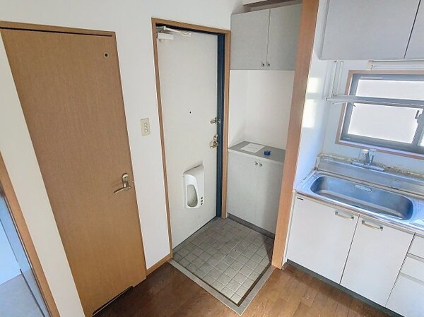 玄関(2025年10月撮影※現況を優先します。)