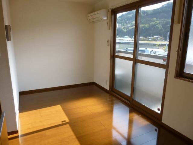 物件内観写真3　(2021年10月撮影※現況を優先します。)