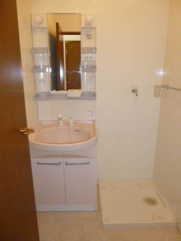 洗面・脱衣所(2021年10月撮影※現況を優先します。)