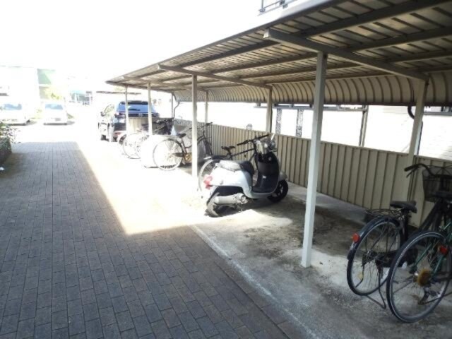 物件内観写真17　(駐輪場)