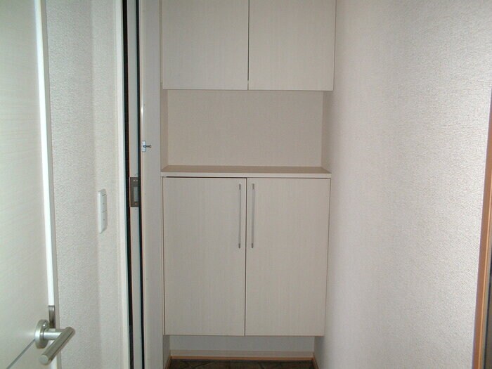 物件内観写真11　(玄関)
