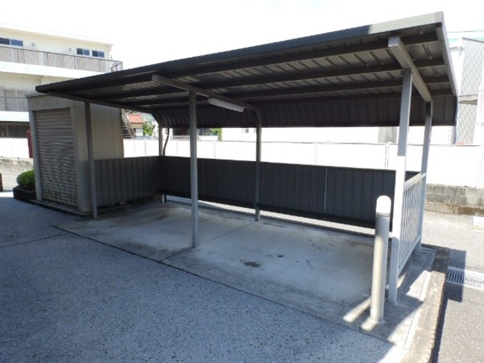 物件内観写真13　(駐輪場)