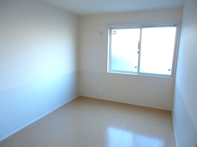 物件内観写真7　(北西洋室6帖)