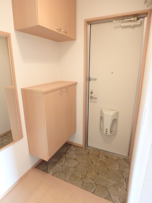 物件内観写真14　(玄関)