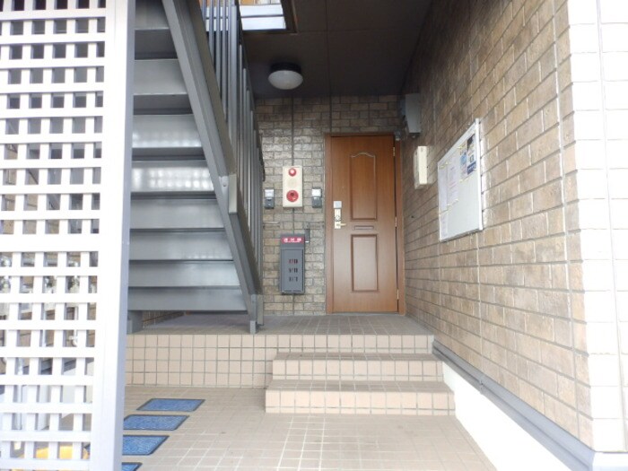 物件外観写真2　(エントランス)