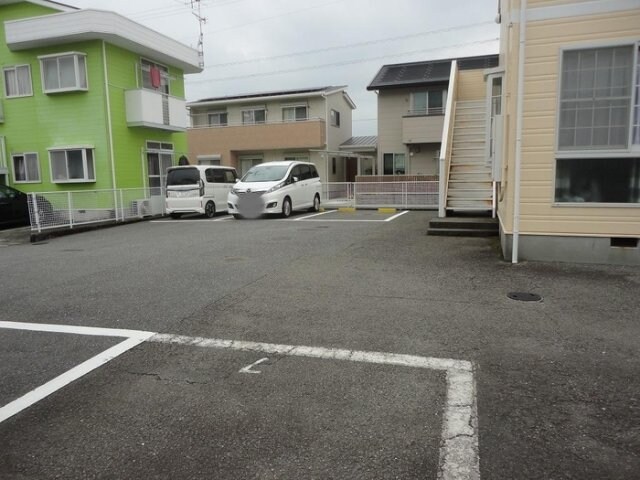 物件外観写真2　(駐車場)