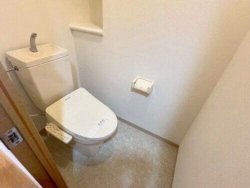 物件内観写真6　(トイレ：トイレ（原状回復工事後2025/11）     （2)