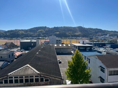 物件内観写真13　(眺望：バルコニーからの眺望     （2025年11月撮影）)