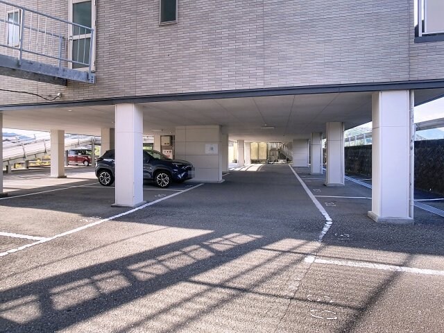 物件外観写真2　(2025年10月撮影)