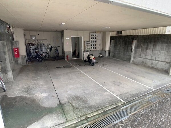 駐車場(2025年2月撮影)