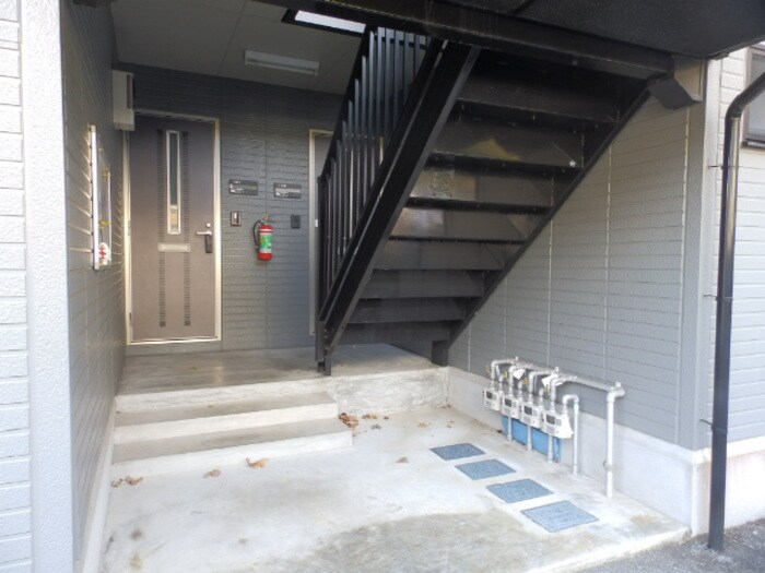 物件外観写真2　(エントランス)