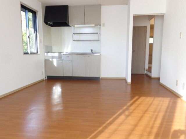 物件内観写真5　(リビングダイニングキッチン)