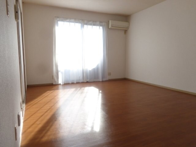 物件内観写真10　(リビングダイニングキッチン)