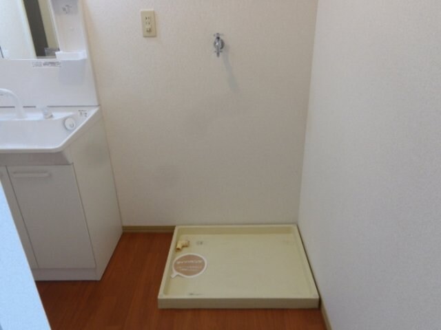 物件内観写真13　(室内洗濯機置場)