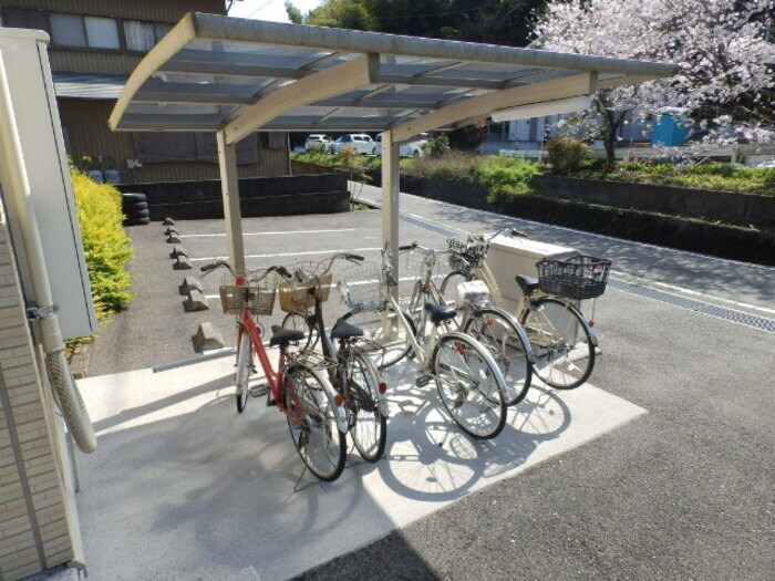 物件内観写真15　(駐輪場)