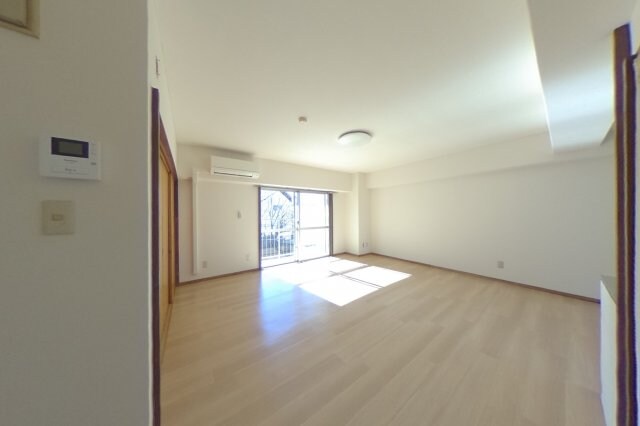 物件内観写真3　(現況が相違する場合は現況を優先致します。)