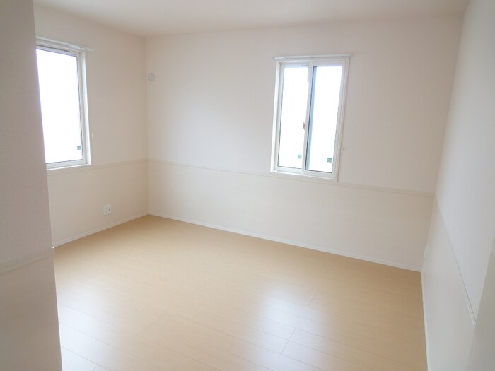 物件内観写真3　(北側洋室7帖)