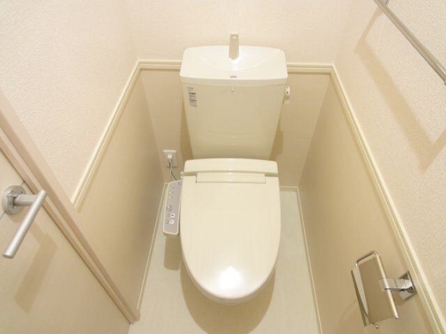 物件内観写真6　(温水洗浄暖房便座)