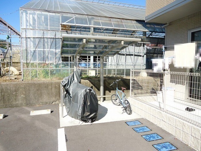 物件内観写真12　(駐輪場)
