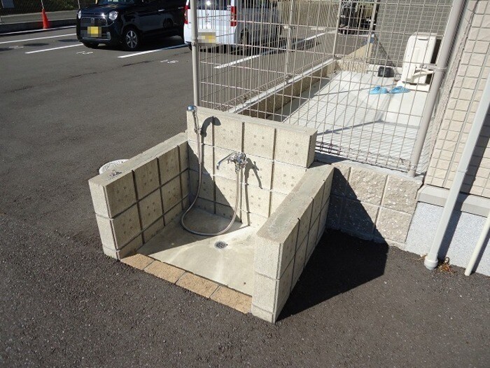 物件内観写真13　(ペット用足洗い場)