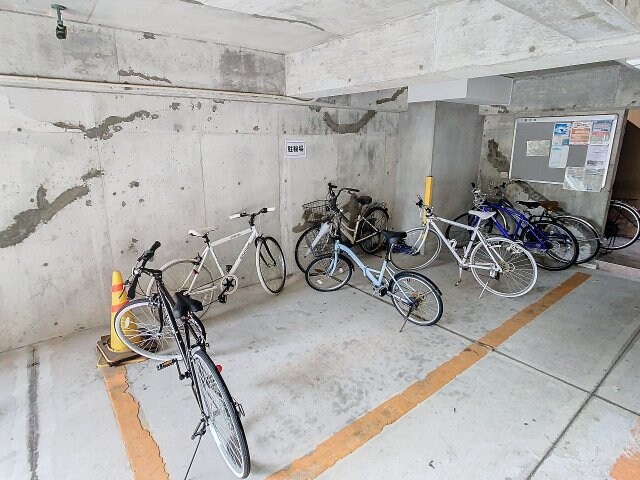 物件内観写真2　(現況が相違する場合は現況を優先致します。)