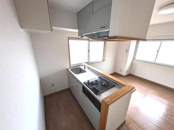 キッチン(2024年6月撮影※現況を優先致します。)