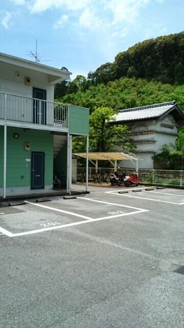 物件外観写真2　(駐車場)