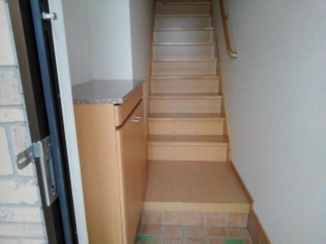 物件内観写真13　(玄関)