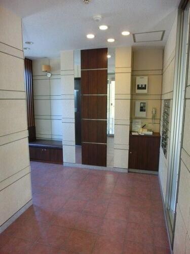 物件外観写真2　(エントランス：エントランス（前回募集時撮影2022/5）)