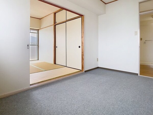 洋室(2025年7月撮影※現況を優先します。)