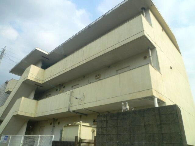 物件外観写真1　(2016年4月撮影)