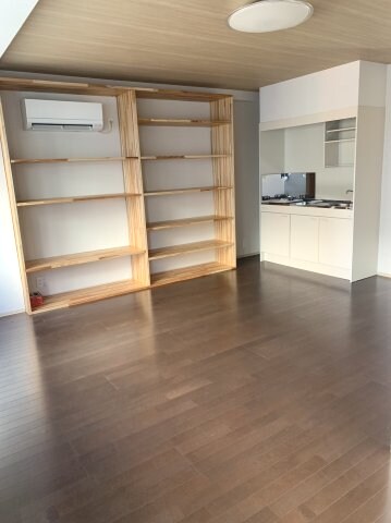 物件内観写真2　(現況を優先します。（撮影時期：2023年11月）)