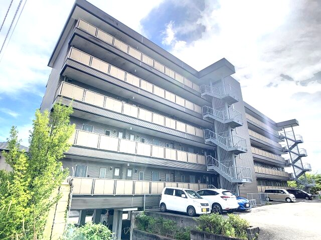 物件外観写真1　(2022年9月撮影)