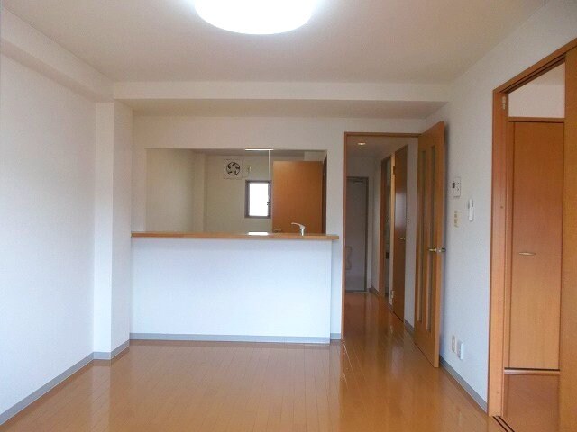 物件内観写真2　(3階別室の参考写真です。現況を優先します。（302）)