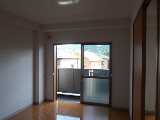 物件内観写真8　(3階別室の参考写真です。現況を優先します。（302）)