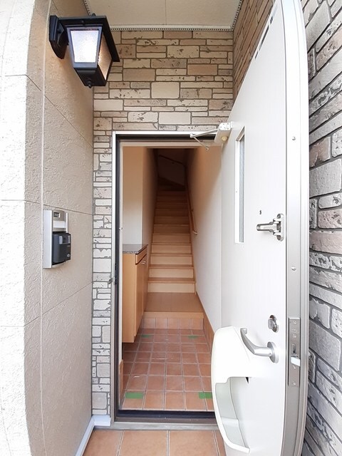 物件内観写真13　(玄関)