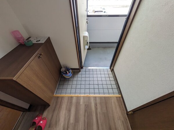 玄関(2025年9月撮影※現況を優先します。)