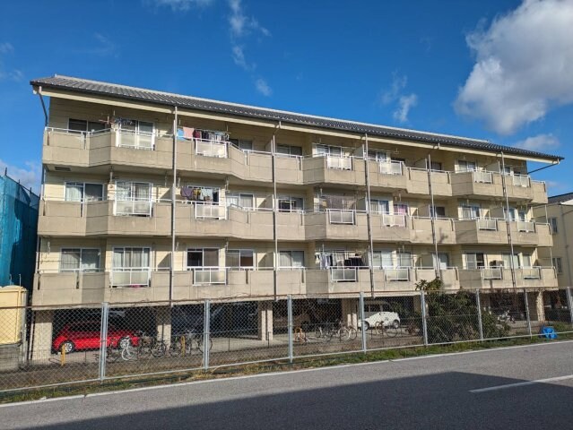 物件外観写真1　(現況が相違する場合は現況を優先致します。)