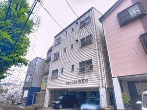 ホワイトハウス中万々外観写真