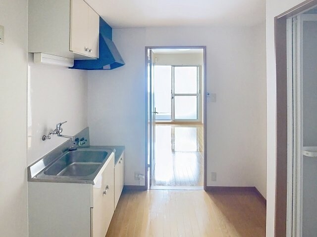 物件内観写真3　(現況が相違する場合は現況を優先致します。2025年8月撮影)