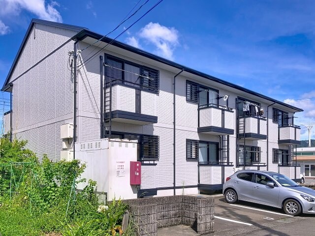 物件外観写真1　(現況が相違する場合は現況を優先致します。)