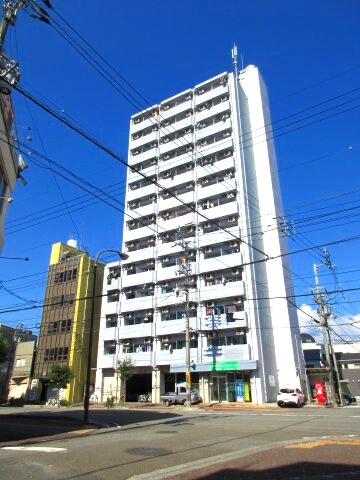 物件外観写真1　(2017年10月撮影)