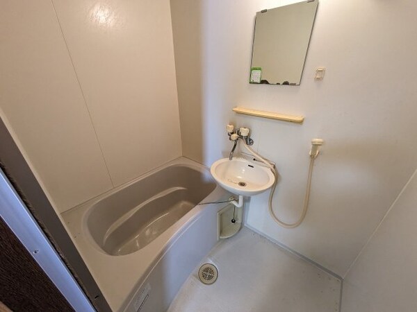 浴室(2025年9月撮影※現況を優先します。)