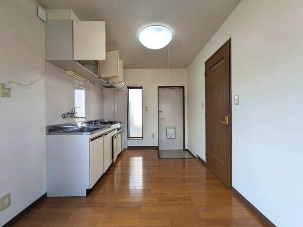 玄関(2025年9月撮影※現況を優先します。)