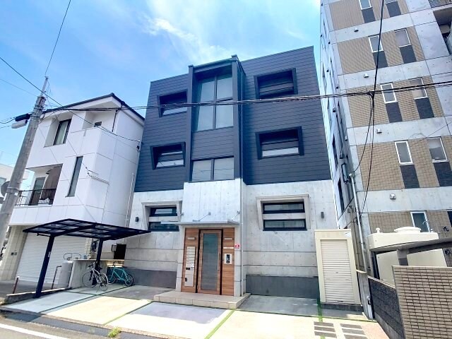 物件外観写真1　(2025年7月撮影)