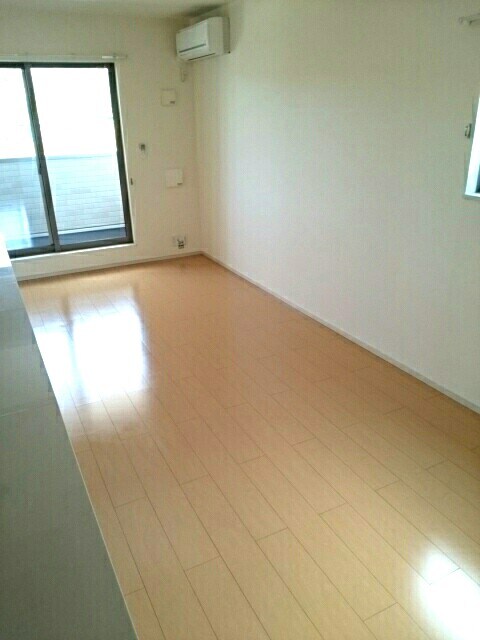 物件内観写真2　(居室・リビング)