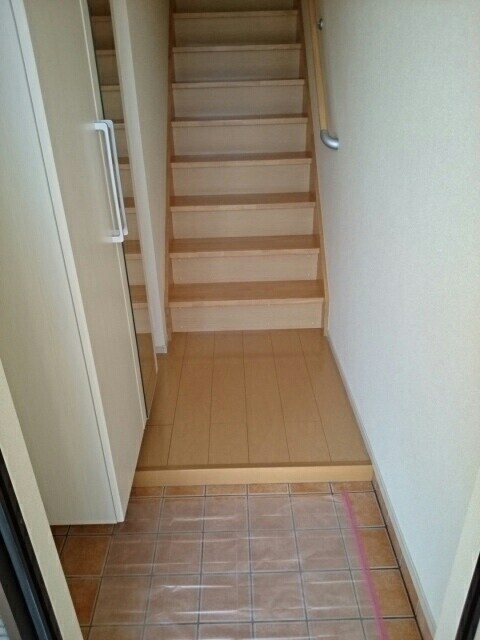 物件内観写真12　(玄関)