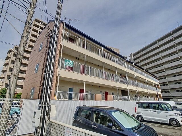 物件外観写真1　(現況が相違する場合は現況を優先致します。)