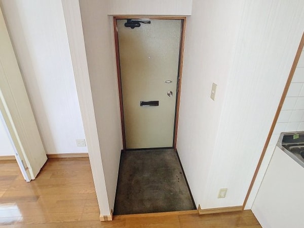 玄関(2024年9月撮影)