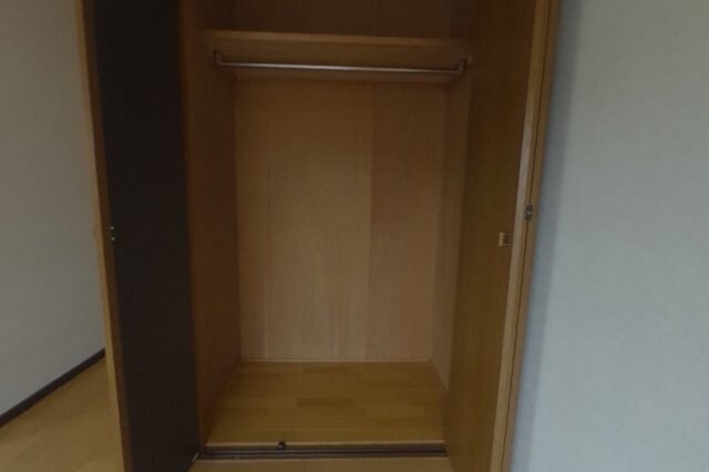 物件内観写真8　(2階別室の参考写真となります。現況を優先します。(201))